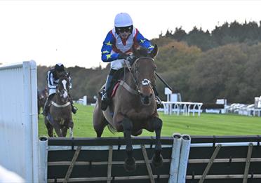 Racing at Exeter Racecourse