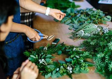 People making wreaths