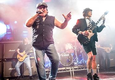 Live/Wire: The AC/DC Show