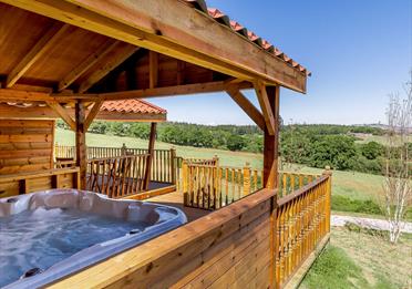 Holiday Cottage with Jacuzzi