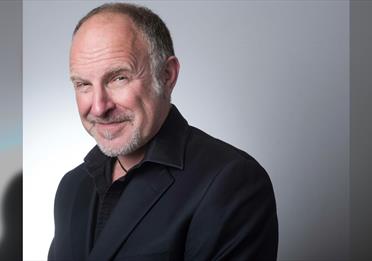 Simon Evans: Simon Evans is Staring at the Sun