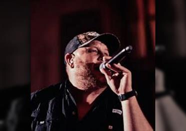 Luke Combs UK