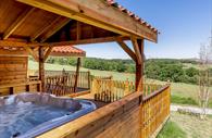 Holiday Cottage with Jacuzzi