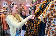 Shopping teens