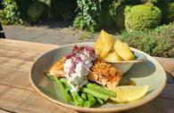 Supreme of salmon with home-made tartare sauce