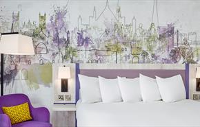 Bedroom at Leonardo Hotel