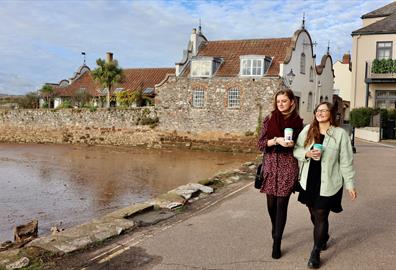 A Guide to Catching Up with Friends in Topsham