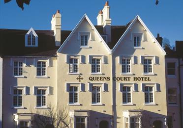 Queens Court Hotel