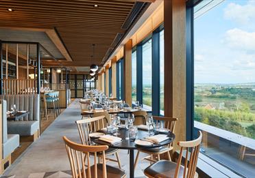 Dining tables with view