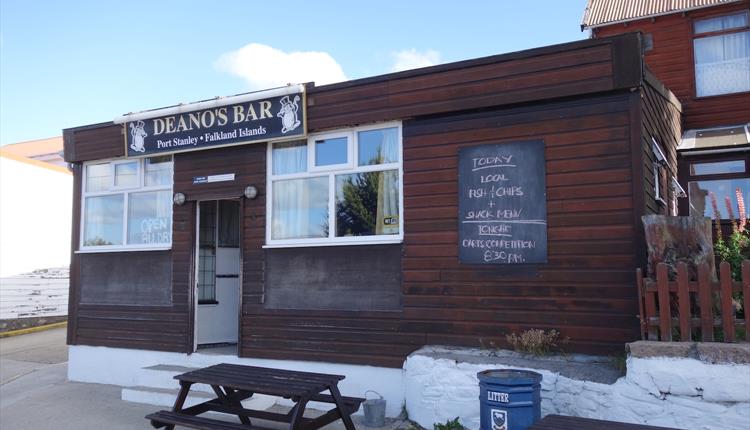 Deano's Bar