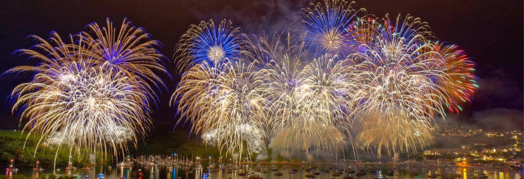 Regatta Fireworks - (c) richlawnphoto.com