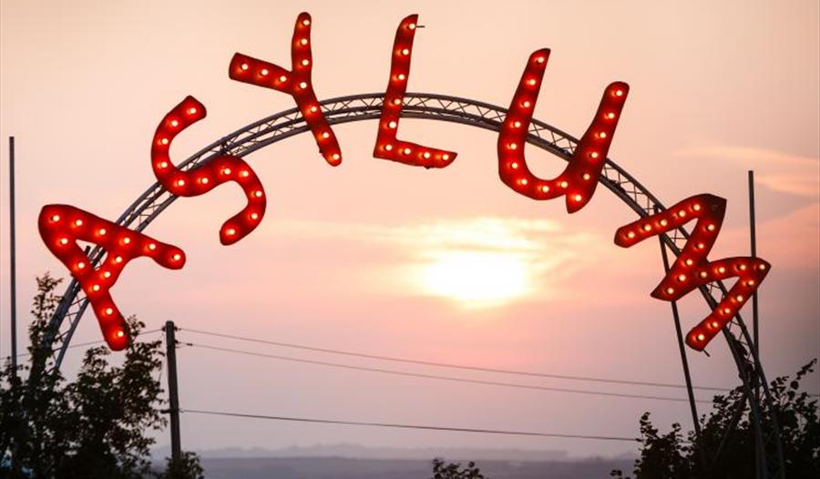 Kneehigh Asylum Weekender