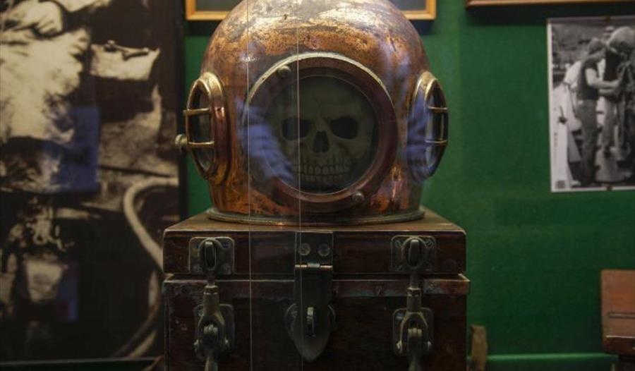 'Dead Men Do Tell Tales' Ghost tour