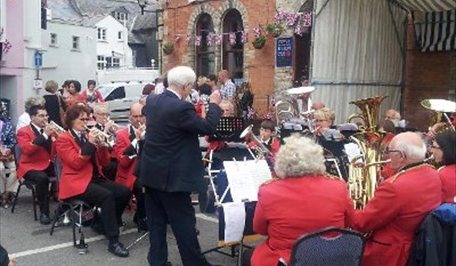 Lostwithiel Town Band - Town Quay Fowey