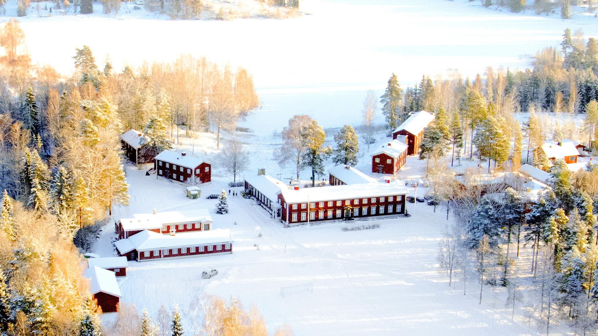 Elverum Folkehøgskole - dronebilde vinter