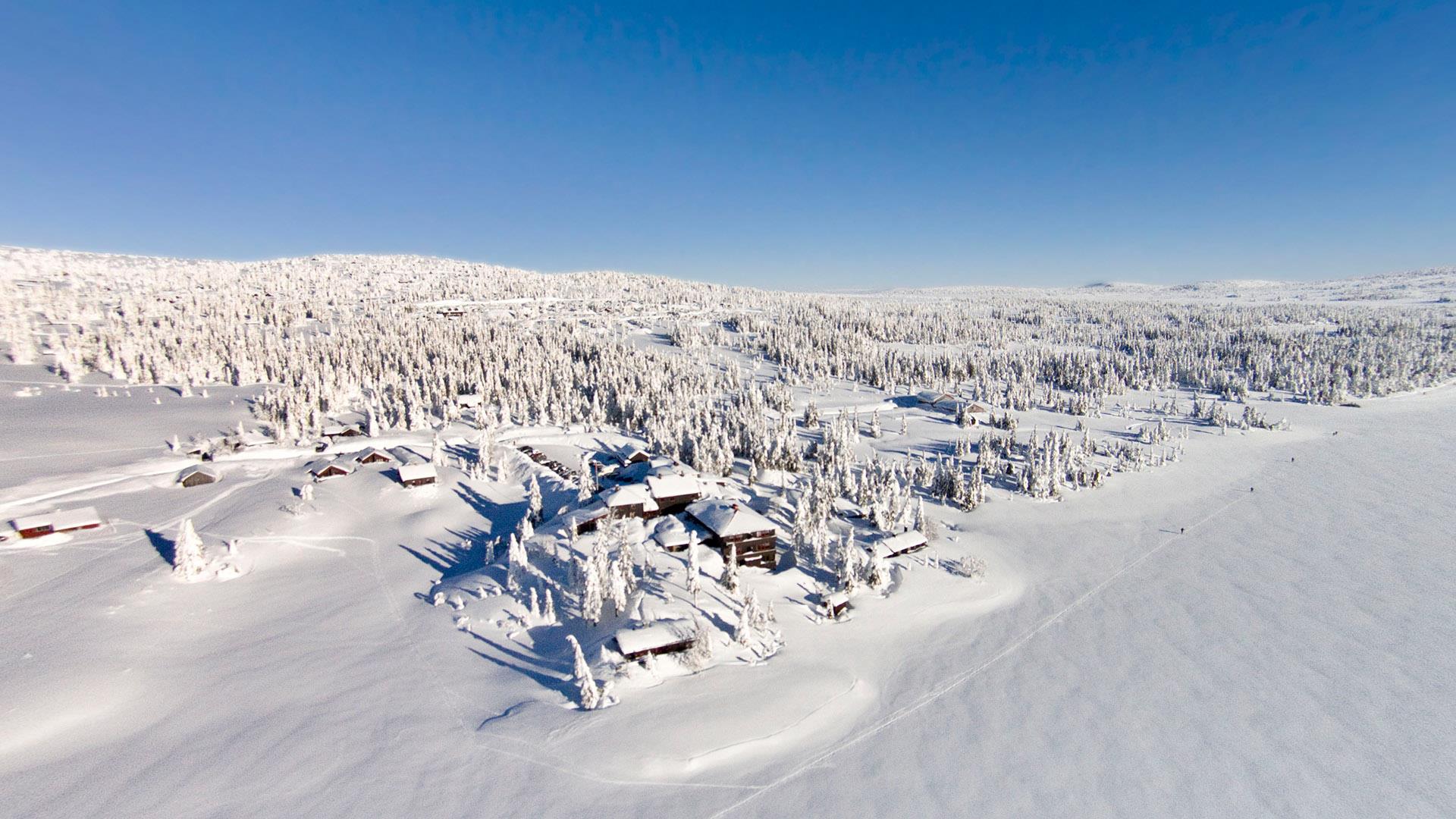 Rustad Hotell og Fjellstue - Dronebilde vinter