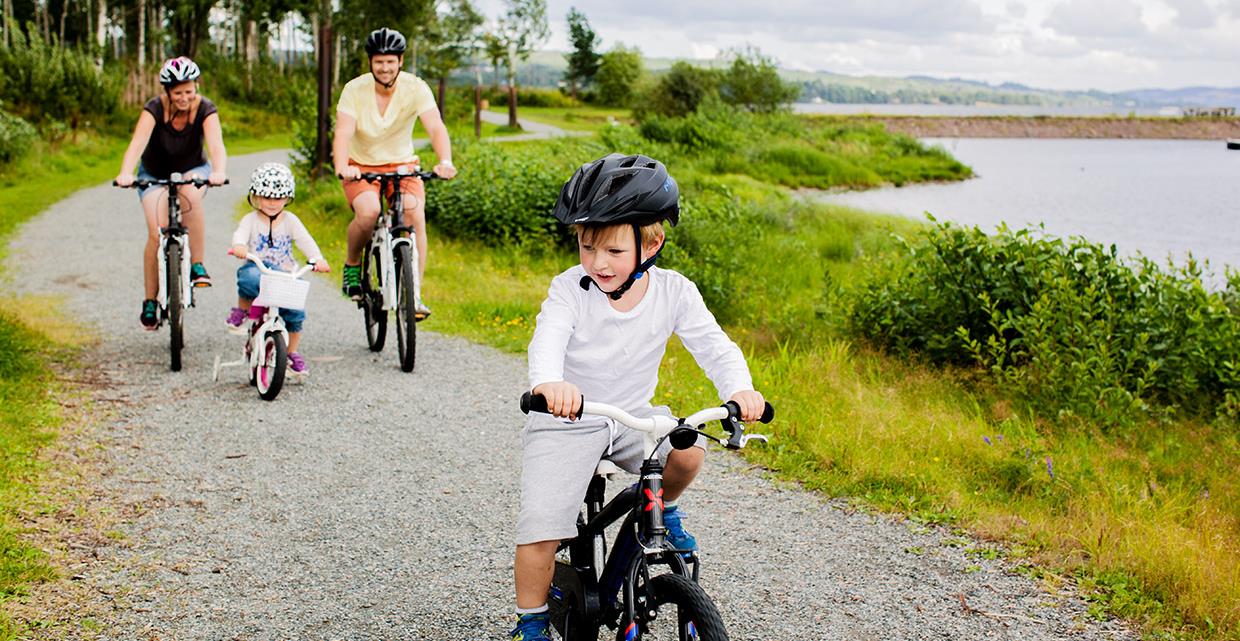 Along Mjøsa in Gjøvik - Family biking