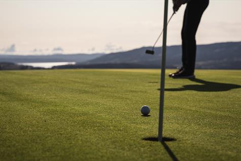 Gjøvik og Toten Golfklubb på Sillongen - Putt på ettermiddagen