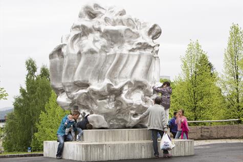 Skulpturen Gripping 1 - foto Sverre Christian Jarild