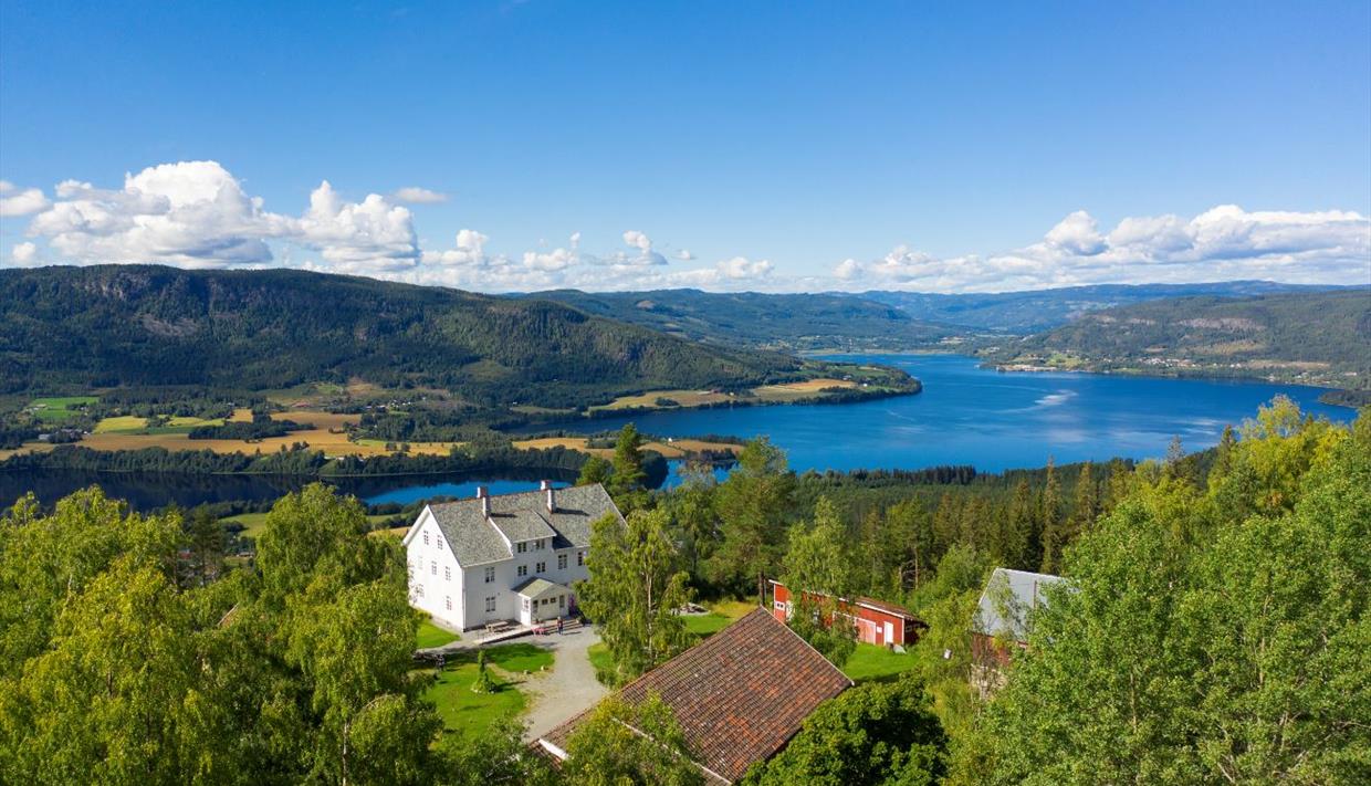 Granum Gård, Søndre Land, Fluberg, Randsfjorden, utsikt, Innlandet