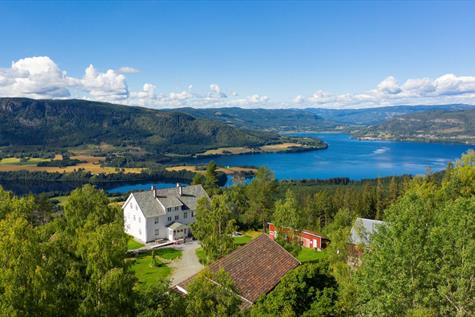 Bicycle package tour - from lake Mjøsa to Randsfjorden