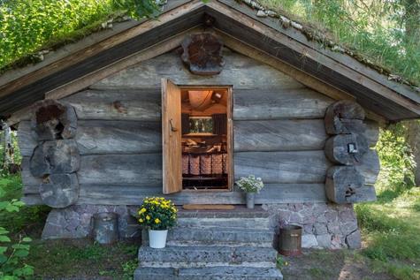 Romantic accomodation on island in river Glomma