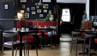 Restaurant Seating at The Black Bull Inn in Sedbergh, Cumbria © Amanda-Farnese Heath Photography