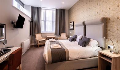 The Lamplighter Dining Rooms - stay in comfortable bedrooms