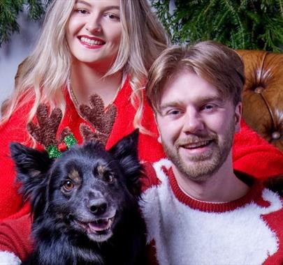 Santa Paws Festive Photo Studio