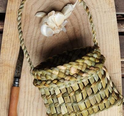 Weave a Rush Garlic Basket with Rachel Frost