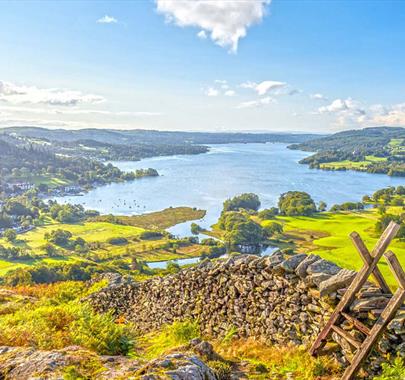 Colourful photo of Lake Windermere in the summertime in the Lake District, Cumbria