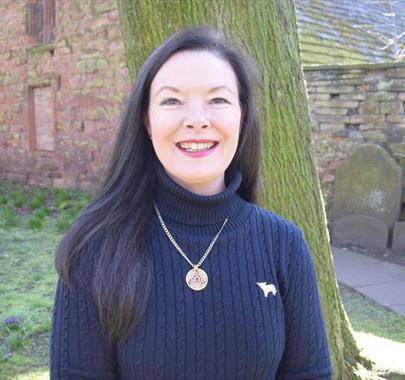 Portrait photo of Wendy Long for the Love, Loss and Laughter recital at Carlisle Cathedral