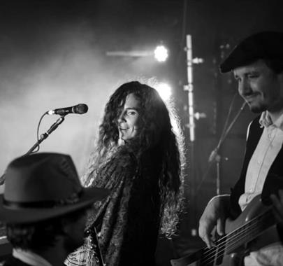 Meetwood Flac performing live
