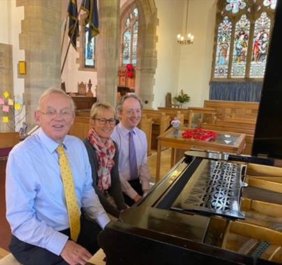 Six hands One Piano - Recital
