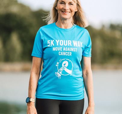 Celebrity author at cancer charity fundraiser