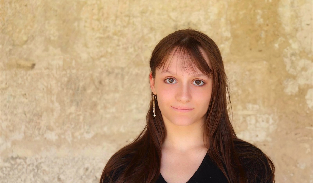 A photo of Isabella Briggs