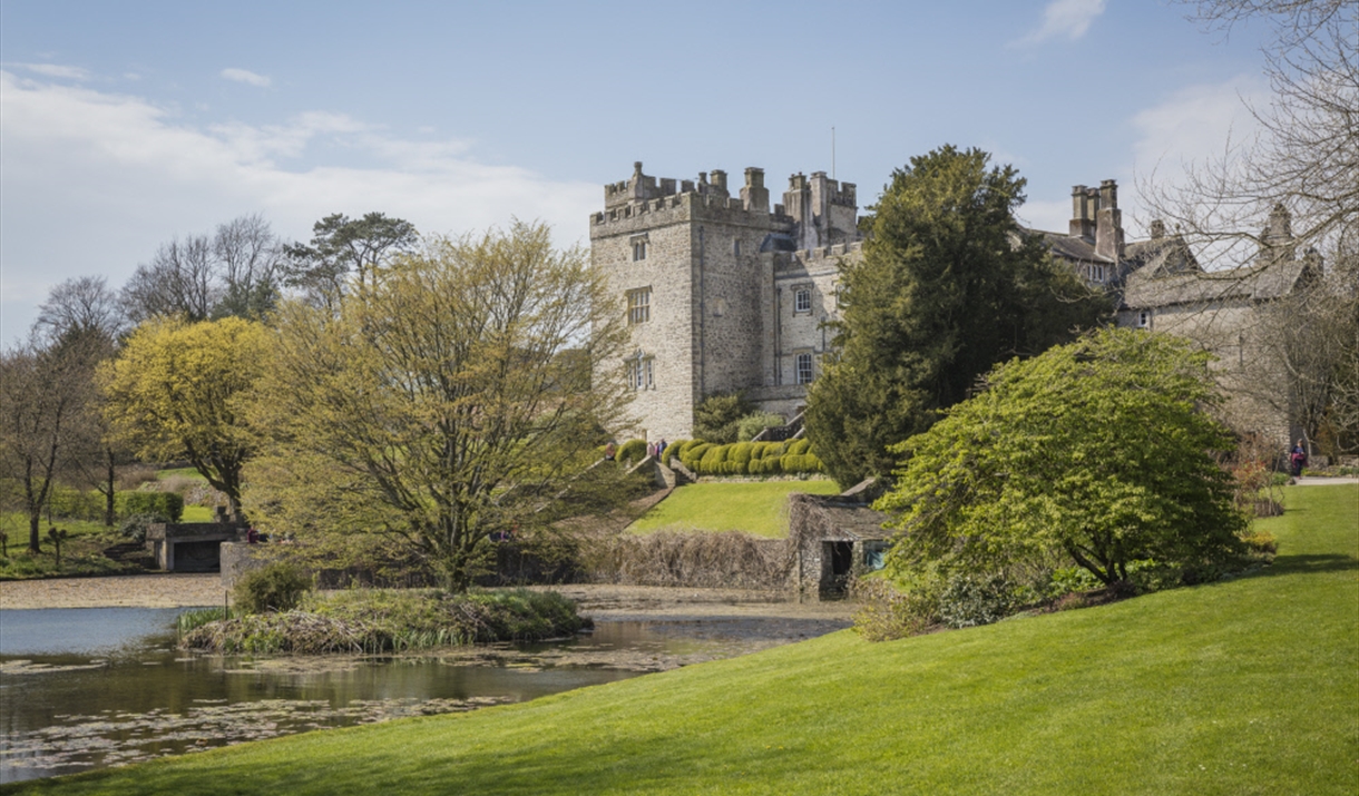 British Sign Language Guided Tour - House and Garden