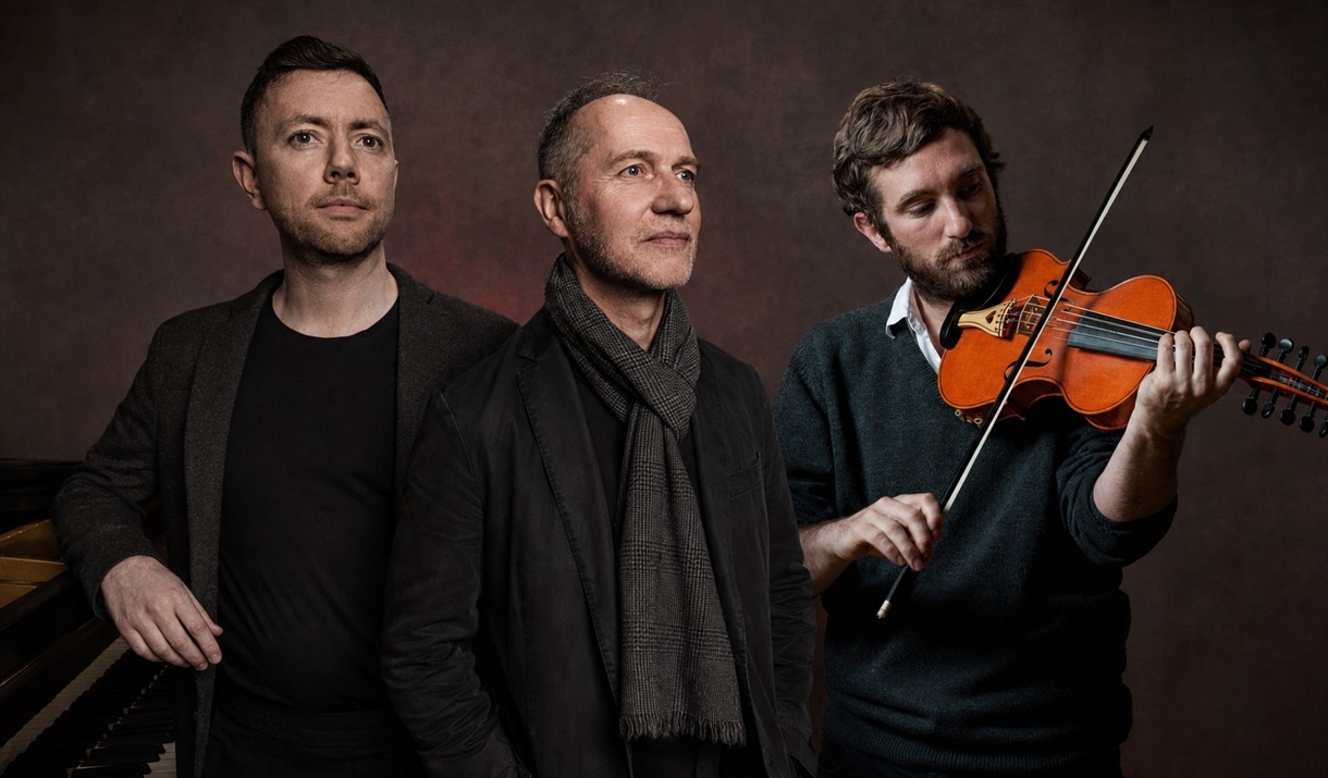 Iarla Ó LionÁird, CaoimhÍn Ó Raghallaigh, And Cormac Mccarthy