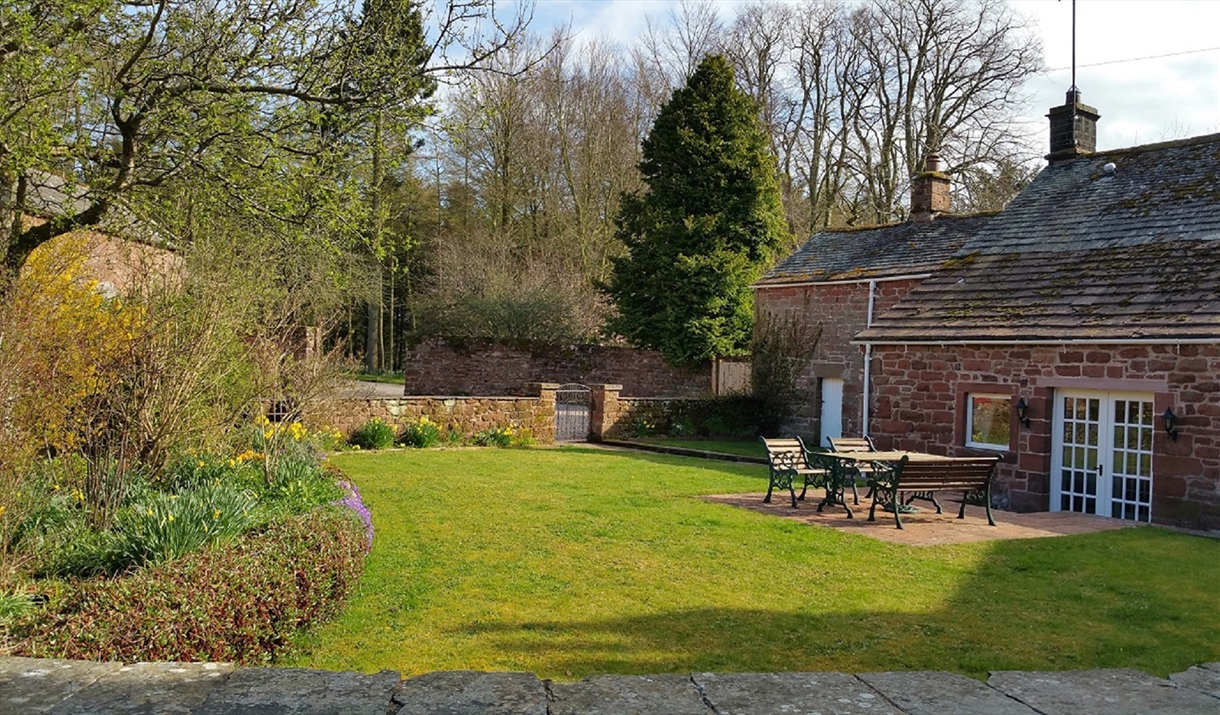 Exterior and Gardens at Stag Cottage in Melmerby, Cumbria