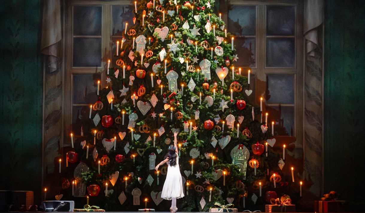 NUTCRACKER