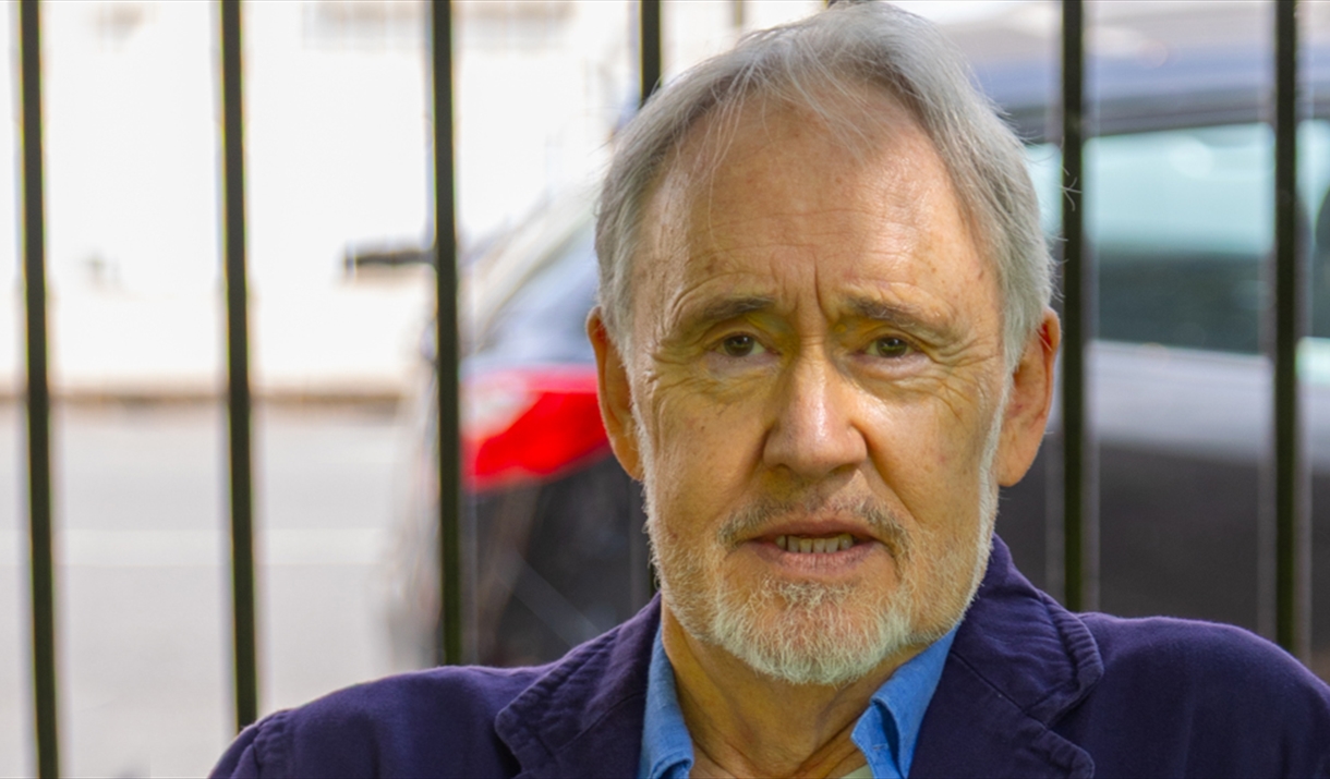 Neil the hippy from The Young Ones' live show