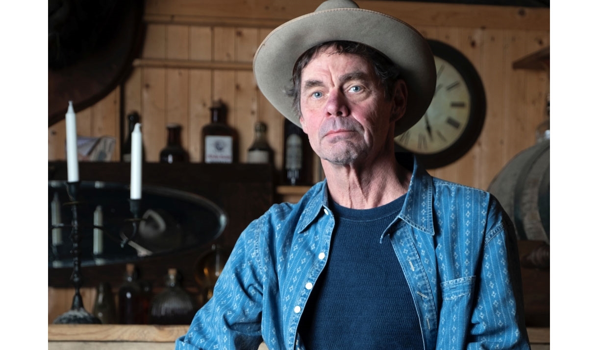 Photo of Rich Hall for a Performance at Rosehill Theatre in Whitehaven, Cumbria