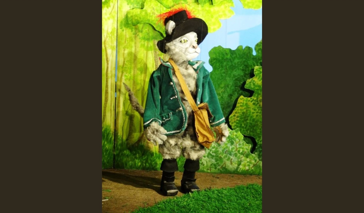 A still of Puss in Boots from the puppet show Puss in Boots