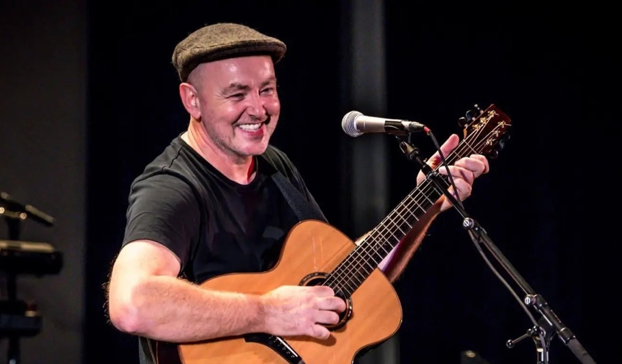 Photo of Francis Dunnery