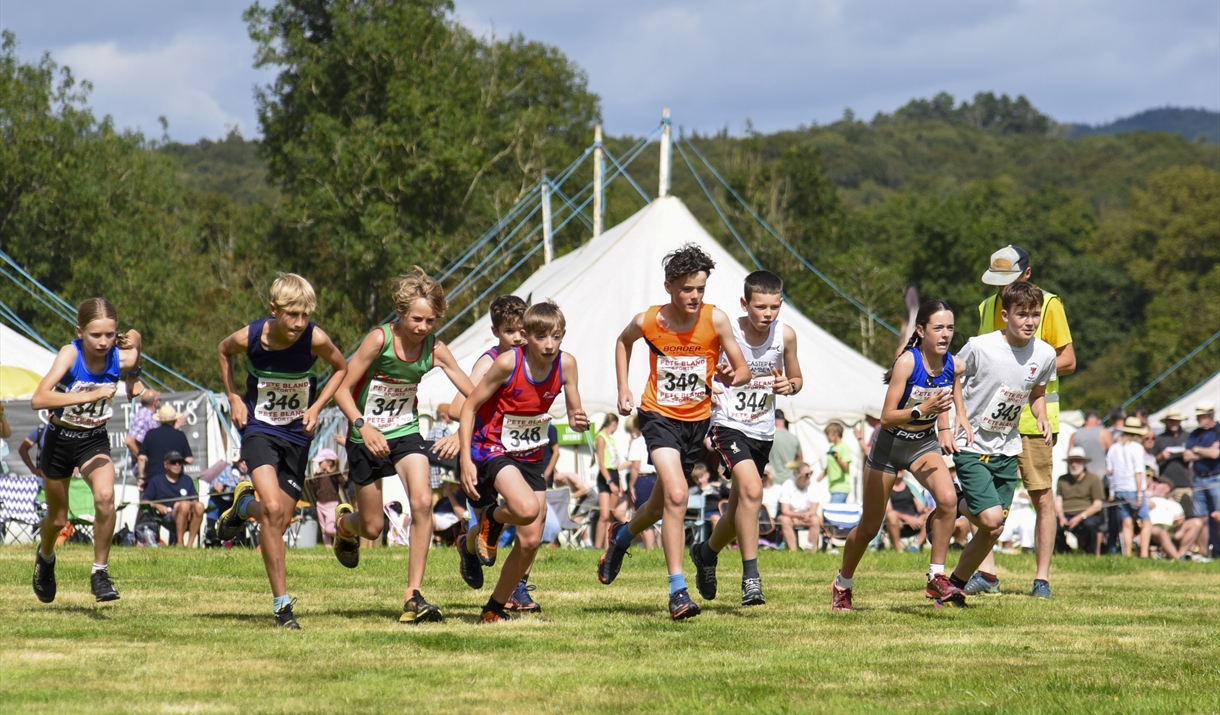 Start of Junior Fell Race