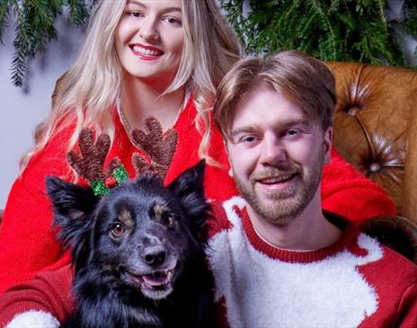 Santa Paws Festive Photo Studio