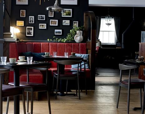 Restaurant Seating at The Black Bull Inn in Sedbergh, Cumbria © Amanda-Farnese Heath Photography