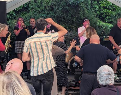 Retro Rendezvous Festival