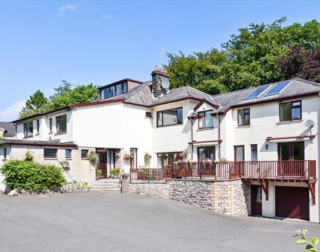 Exterior and Drive at The Glen Guest House in Oxenholme, Cumbria