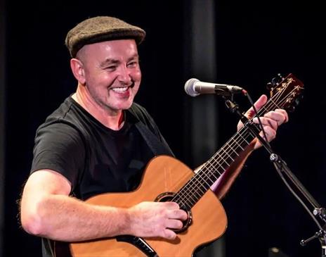 Photo of Francis Dunnery